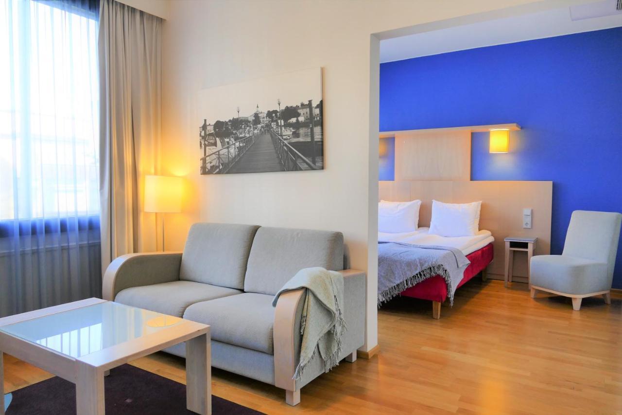 Hotel Bepop Пори Екстериор снимка