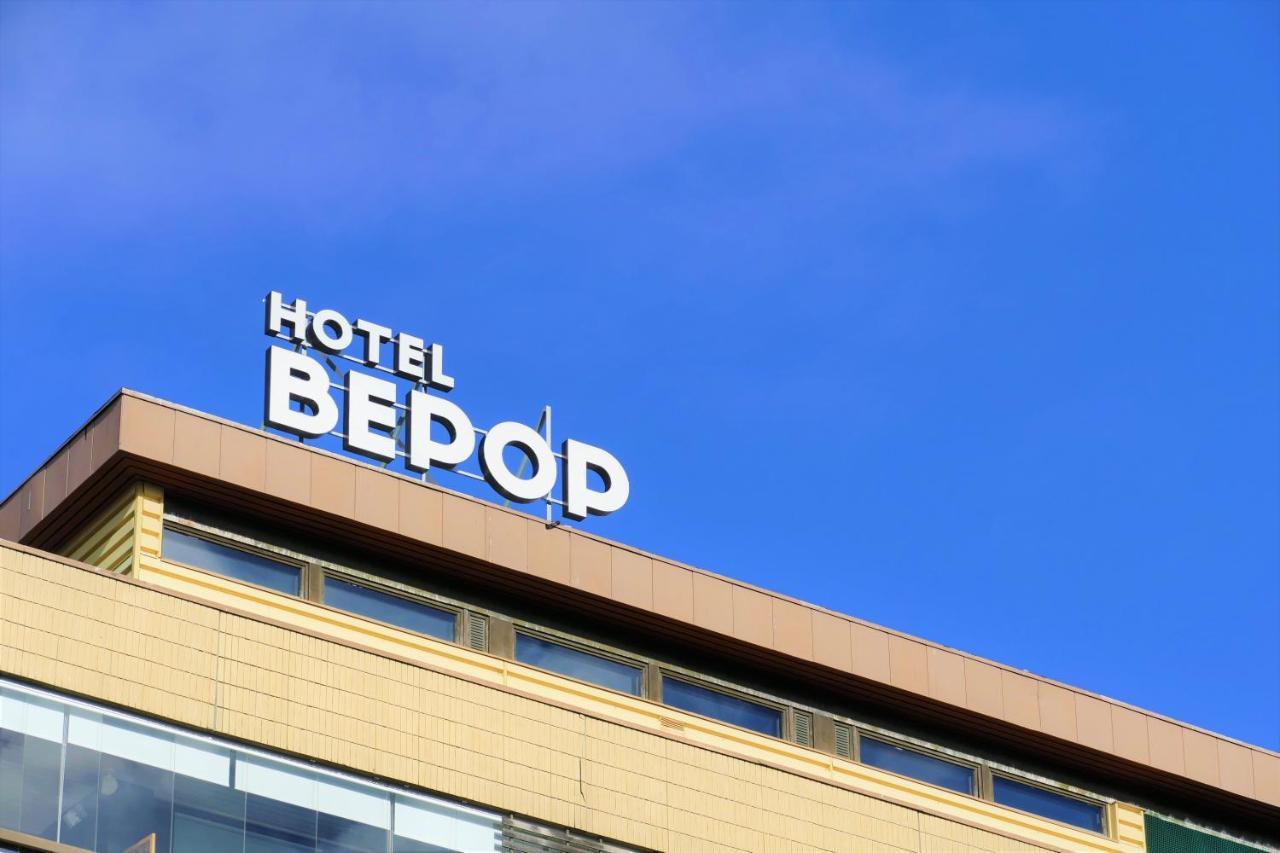Hotel Bepop Пори Екстериор снимка