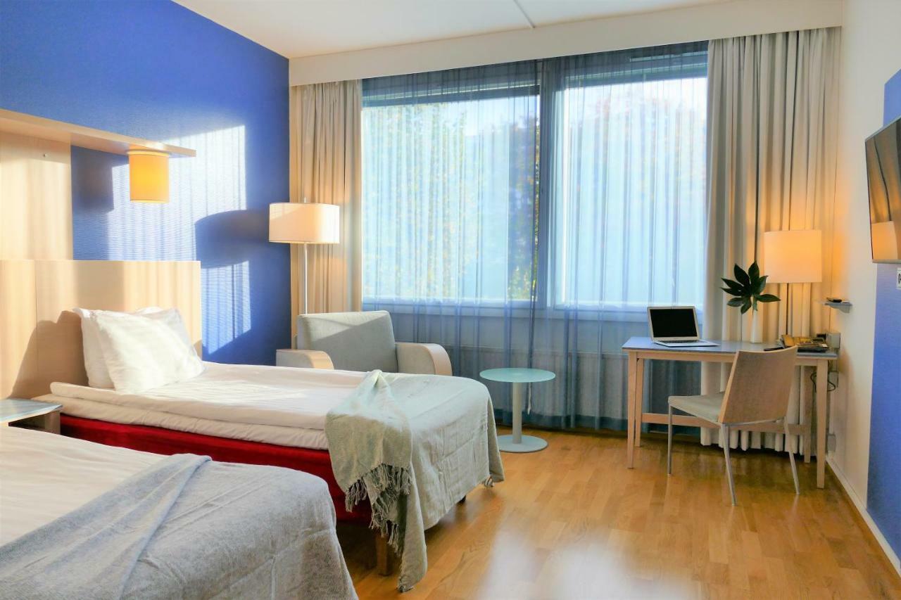Hotel Bepop Пори Екстериор снимка